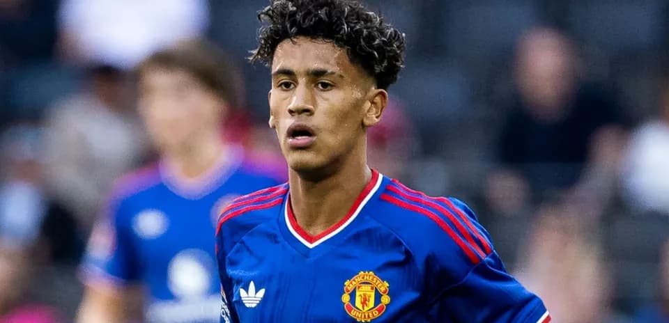 Player in Manchester United jersey during match