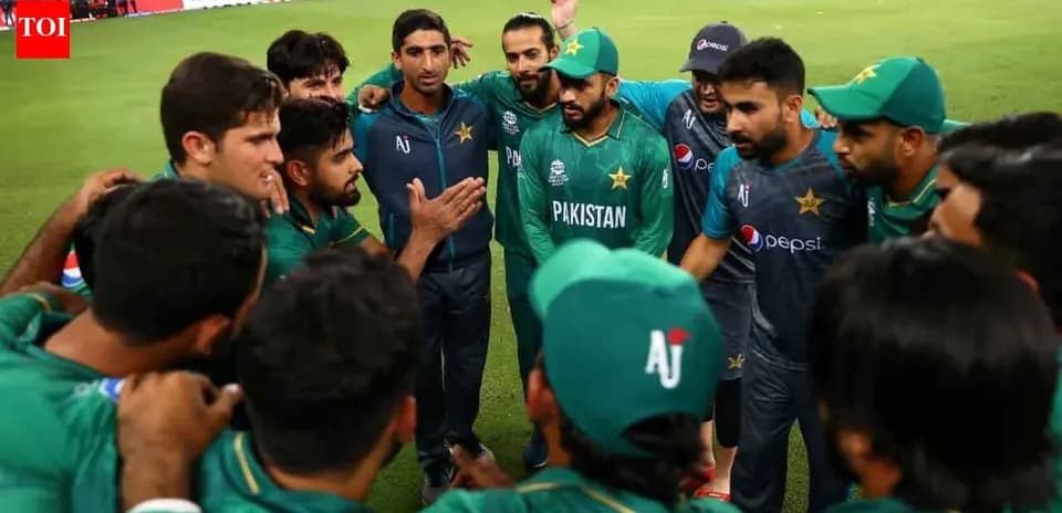 Pakistan cricket team huddled during a strategy discussion