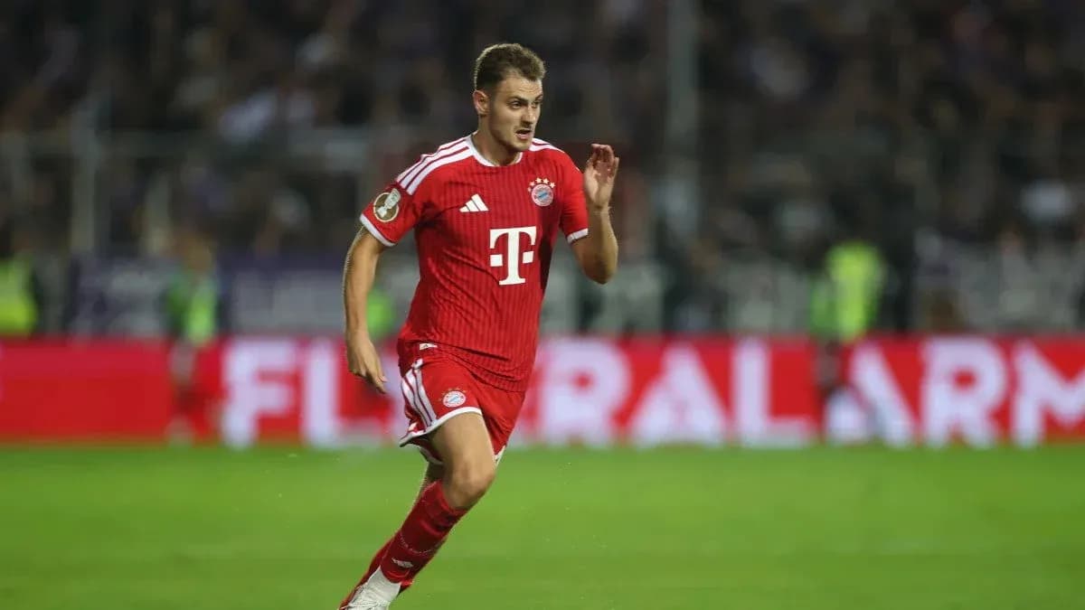 Bayern Munich player running during a match