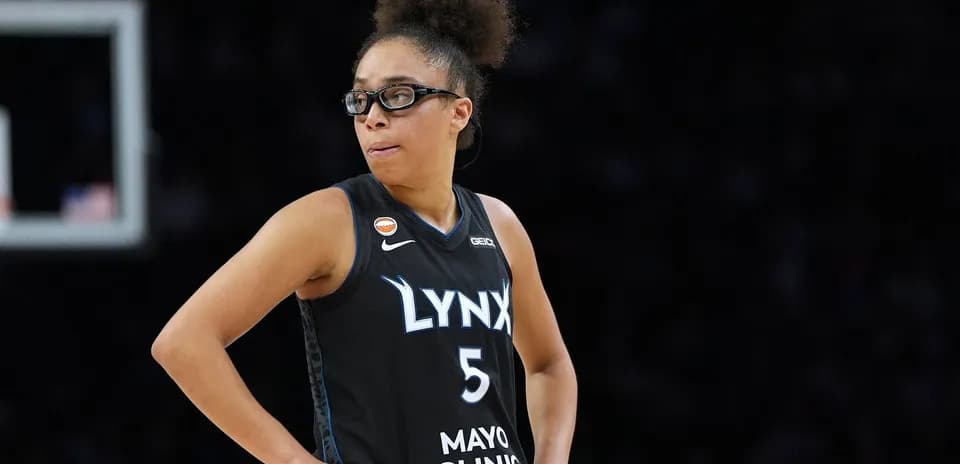 Player in Lynx uniform during basketball game