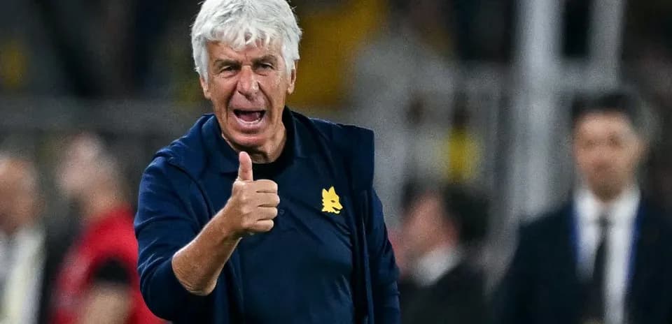 Coach giving thumbs up during a match