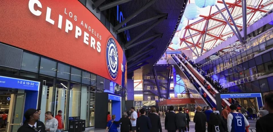 Fans entering the arena for Clippers game