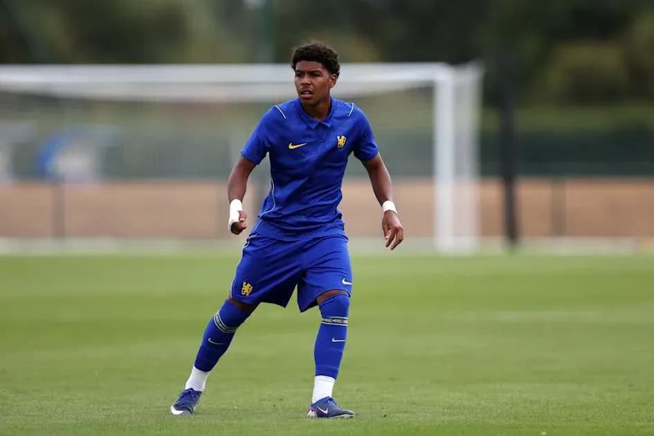Player training on the pitch in blue uniform