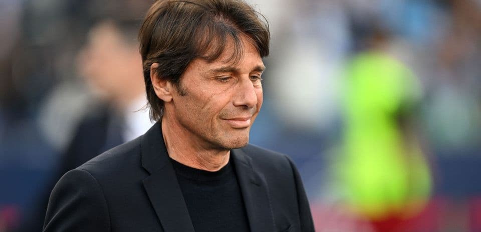 Manchester United Eye Antonio Conte to Replace Michael Carrick Amid Poor Season Start