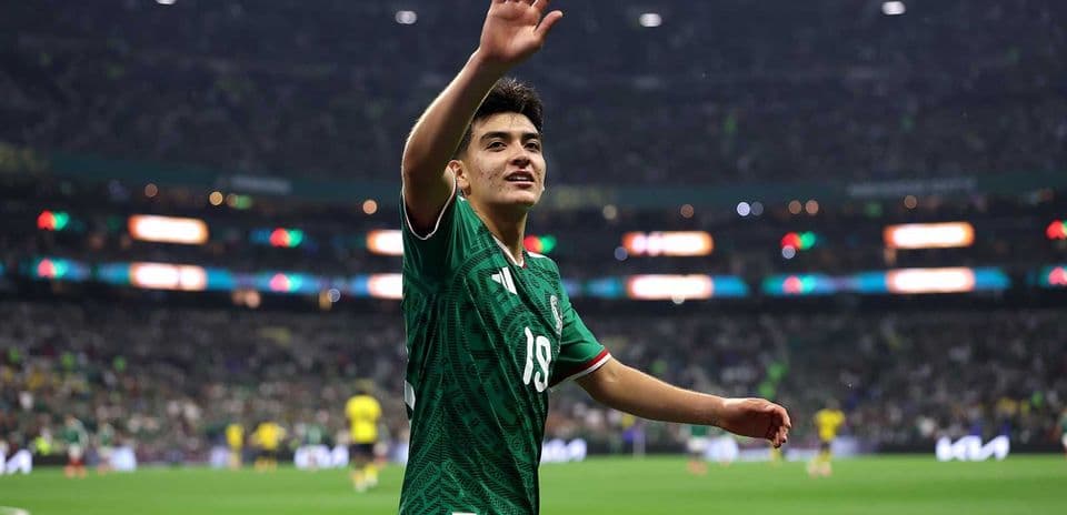 Liverpool Eyes 17-Year-Old Mexican Midfielder Gilberto Mora for Summer Move
