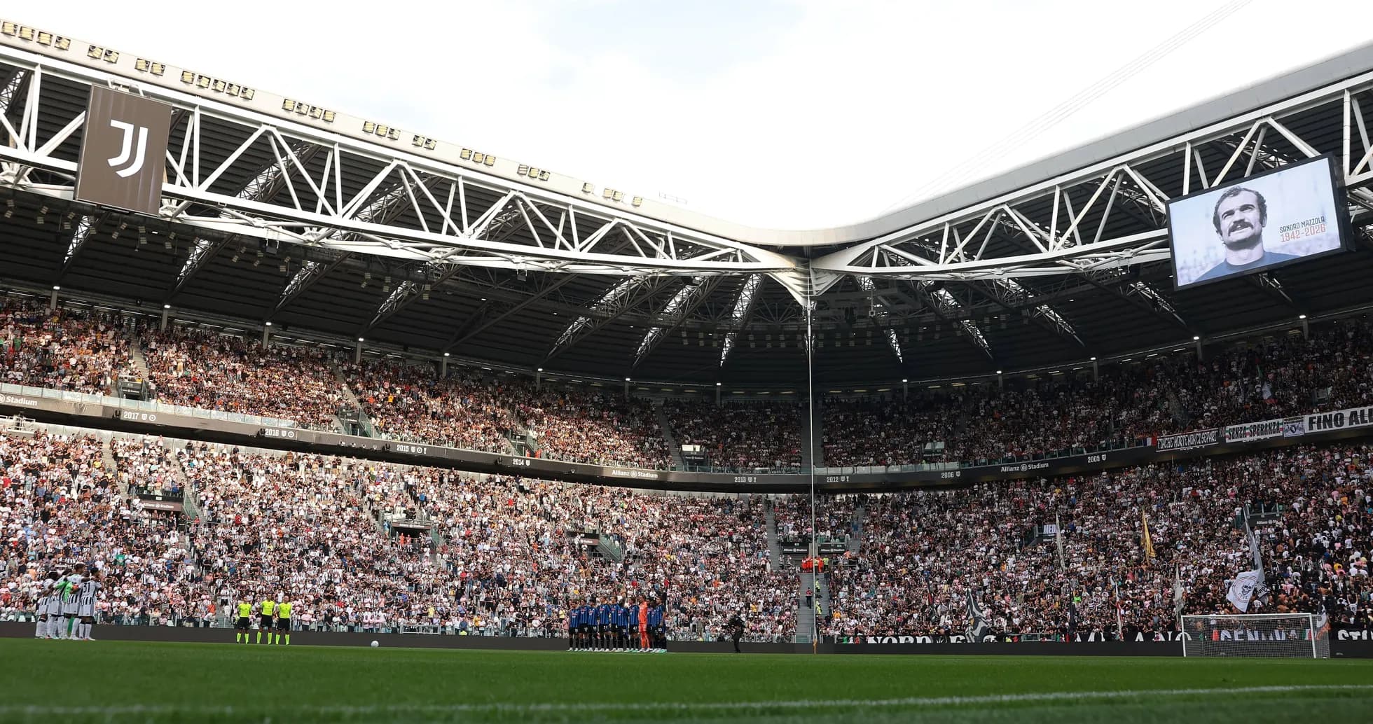 Crowd gathered at Allianz Stadium during match Crowd gathered at Allianz Stadium during match