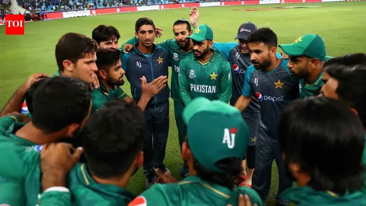 Pakistan cricket team huddled during a strategy discussion Pakistan cricket team huddled during a strategy discussion