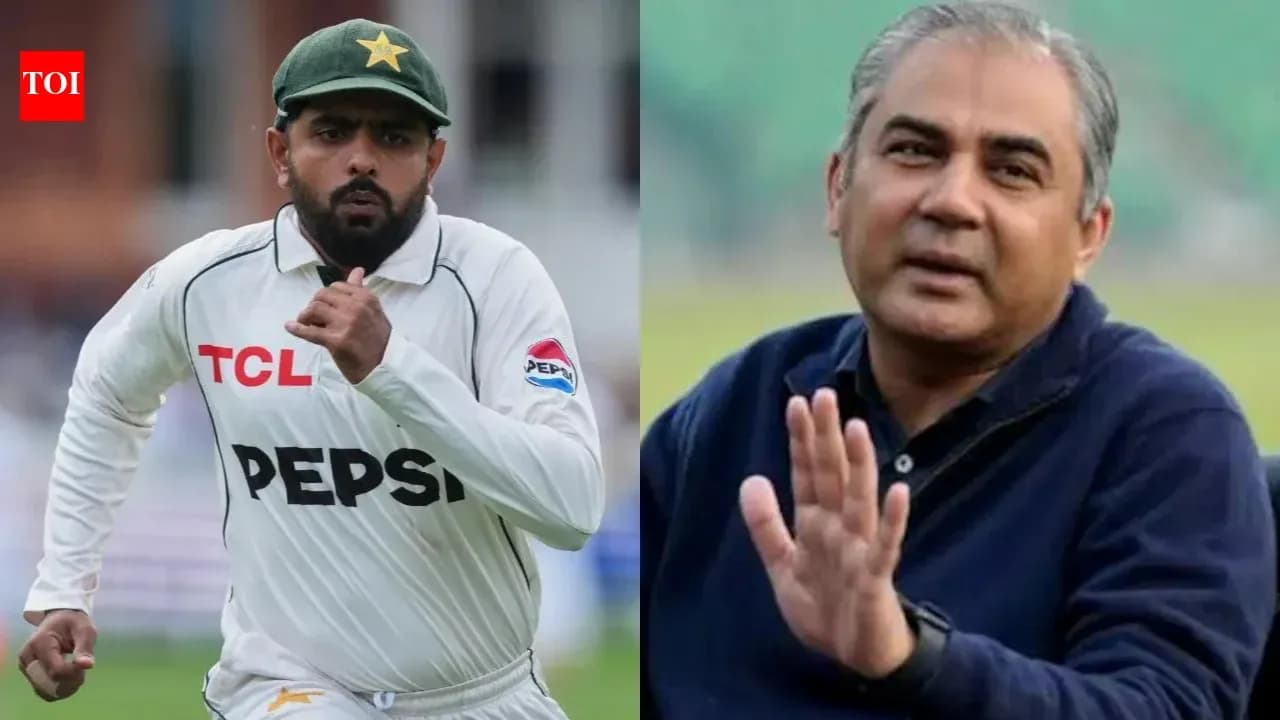Pakistani cricketer running alongside a commentator Pakistani cricketer running alongside a commentator