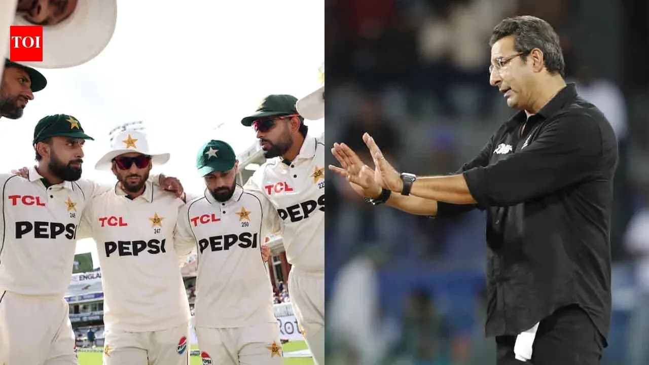 Pakistan cricket team huddling; coach giving instructions Pakistan cricket team huddling; coach giving instructions